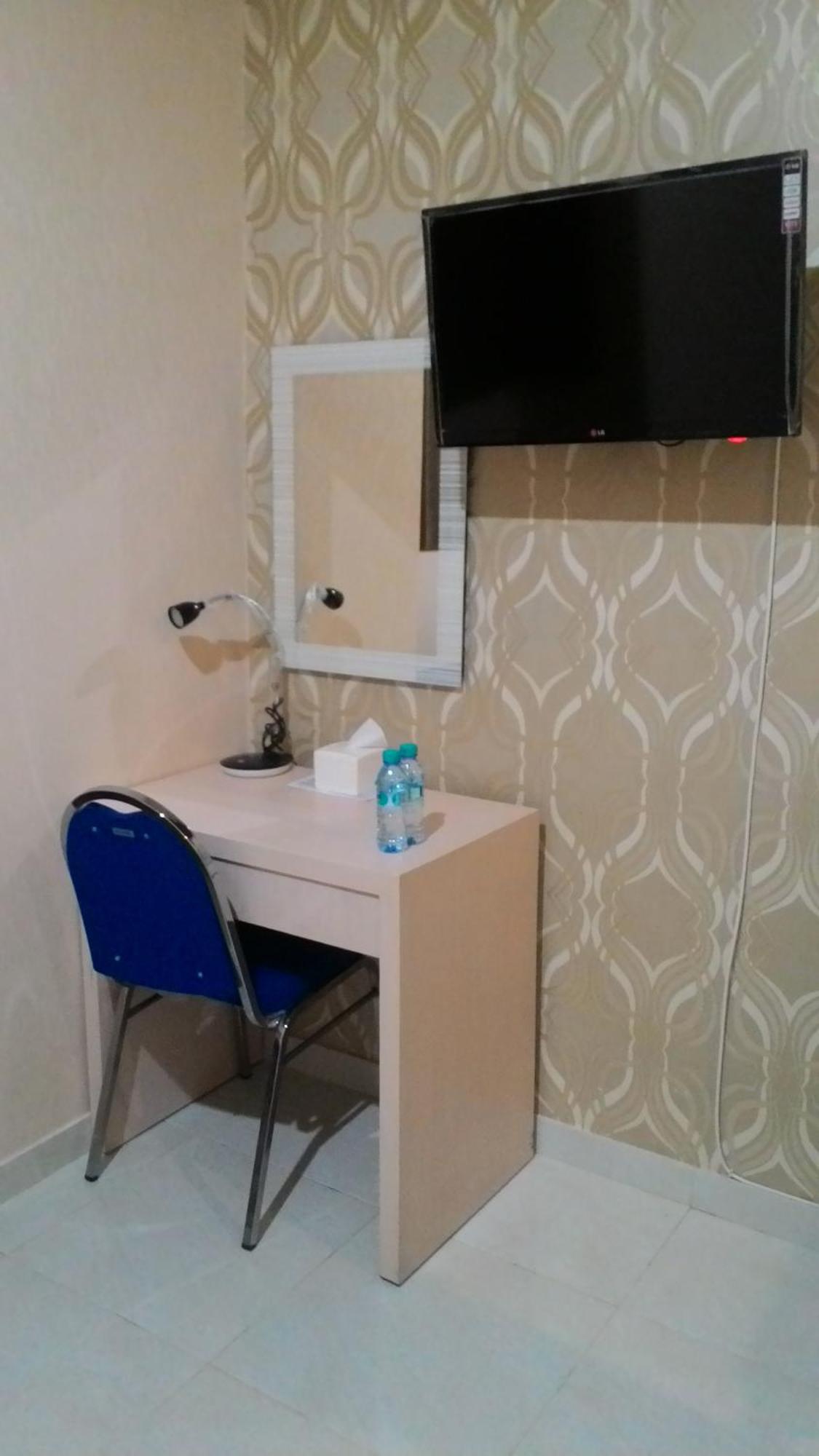 Swk 95 Hotel Сурабая Екстериор снимка