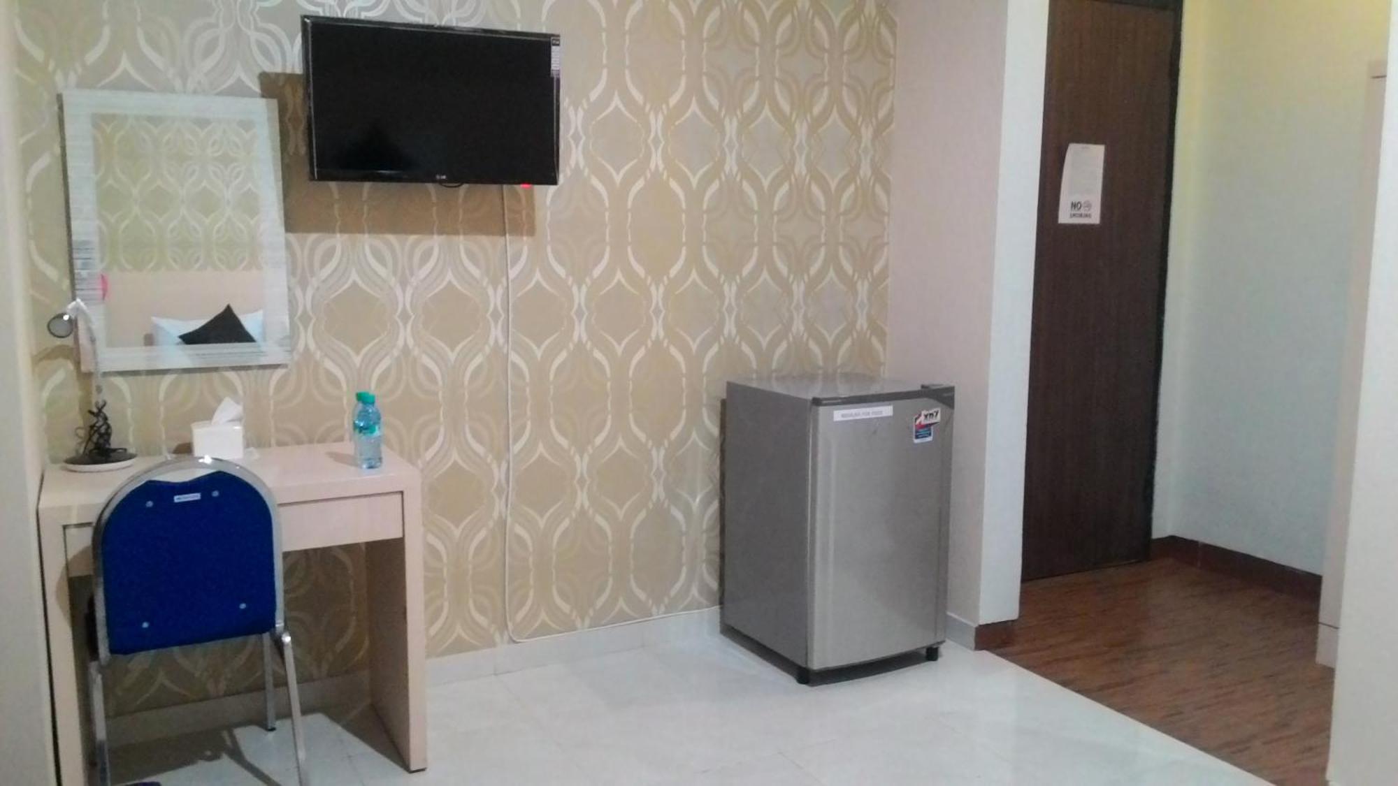 Swk 95 Hotel Сурабая Екстериор снимка