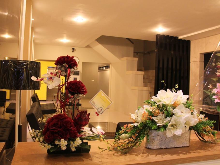 Swk 95 Hotel Сурабая Екстериор снимка